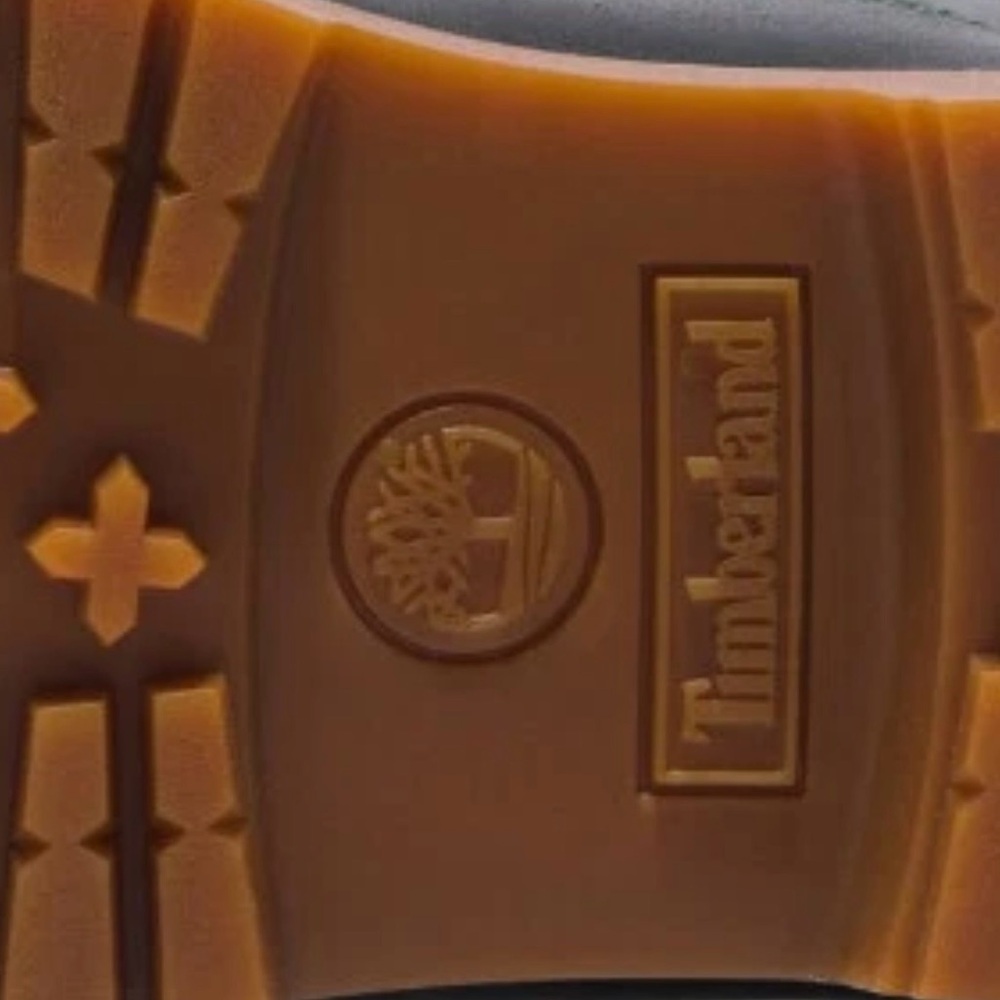 Timberland Dark Green and Brown Platform Boots - Picture 9 of 16